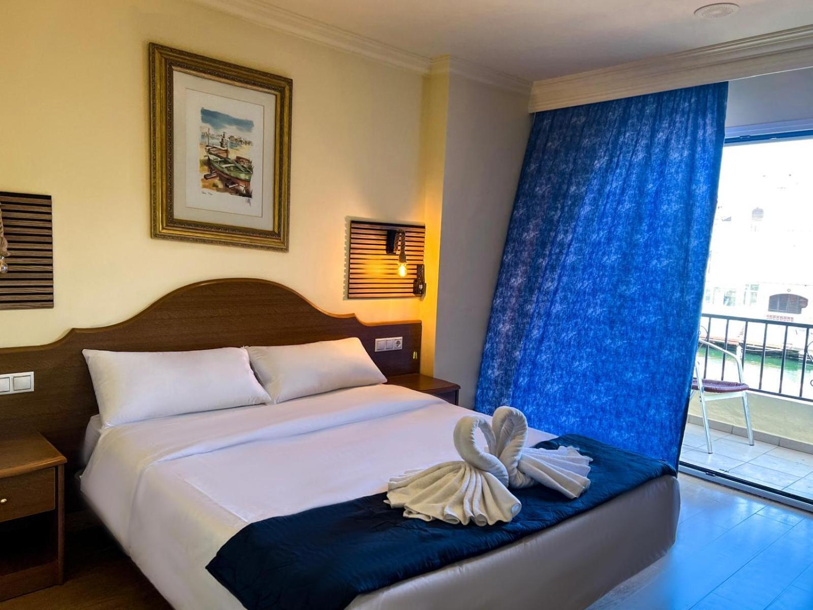 Hotel Portofino By Insidehome Empuriabrava Esterno foto