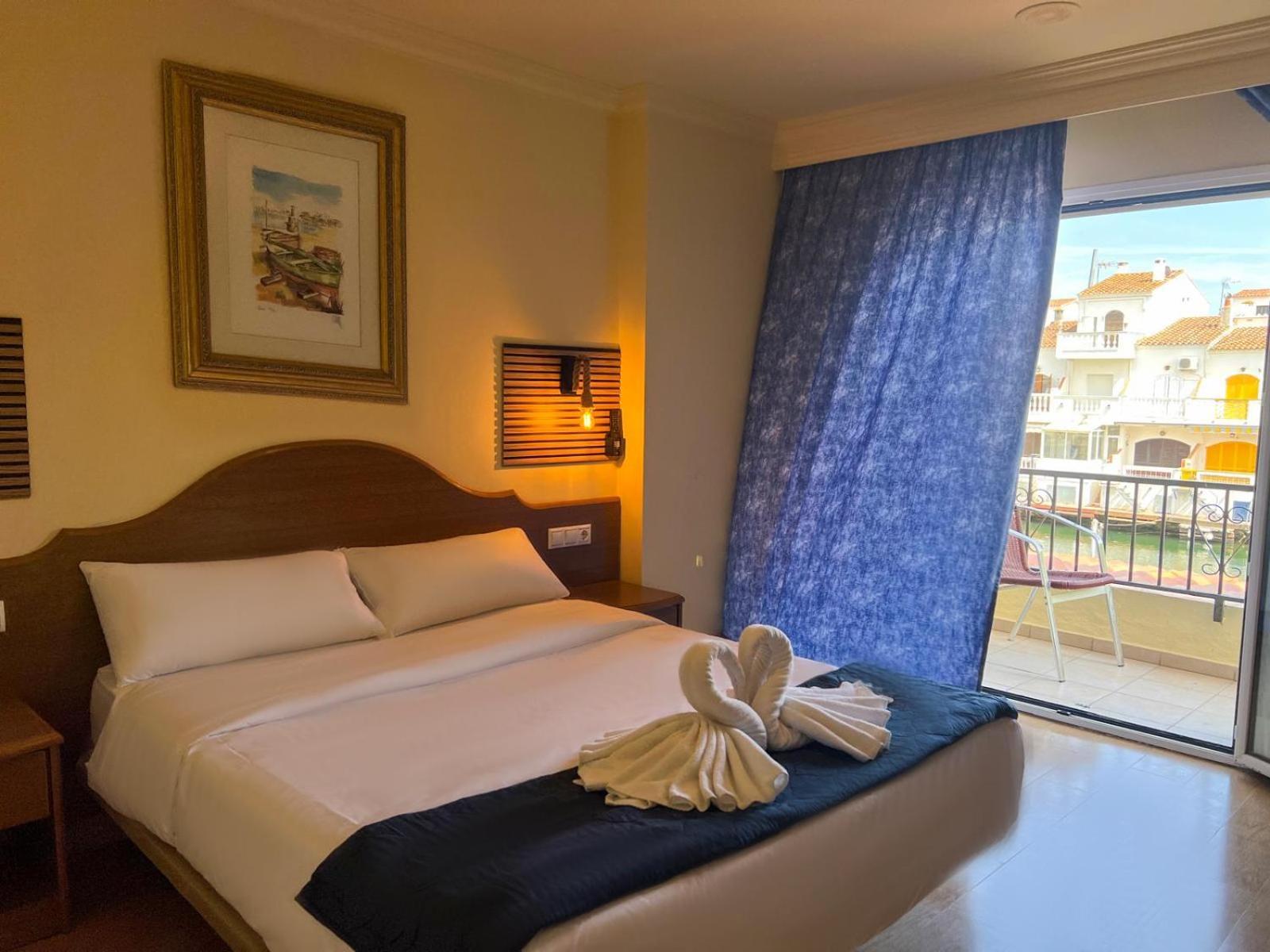 Hotel Portofino By Insidehome Empuriabrava Esterno foto