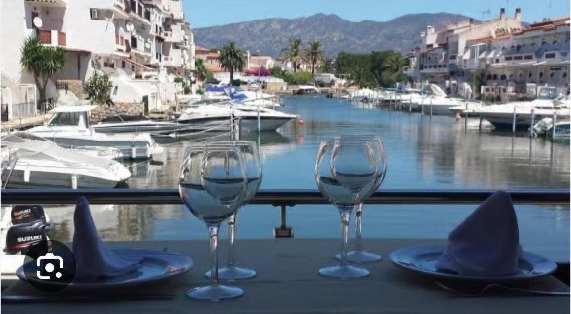 Hotel Portofino By Insidehome Empuriabrava Esterno foto