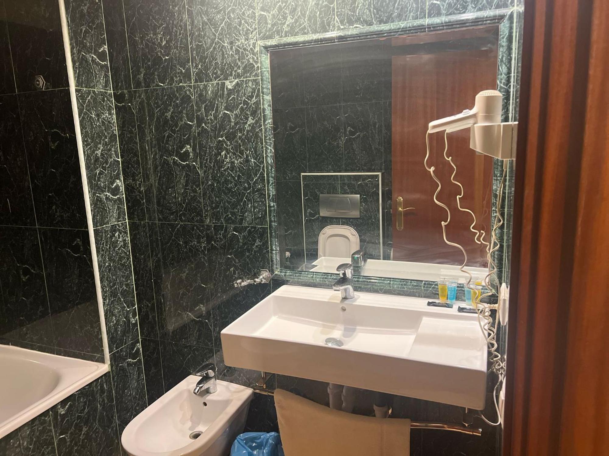 Hotel Portofino By Insidehome Empuriabrava Esterno foto