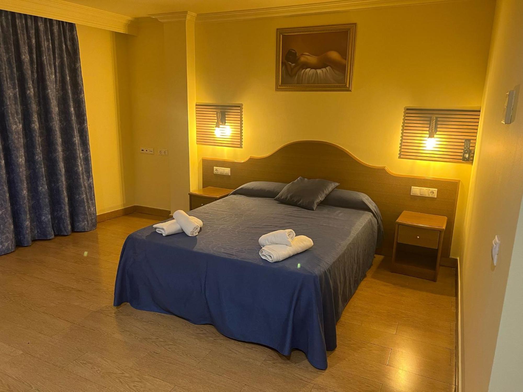 Hotel Portofino By Insidehome Empuriabrava Esterno foto