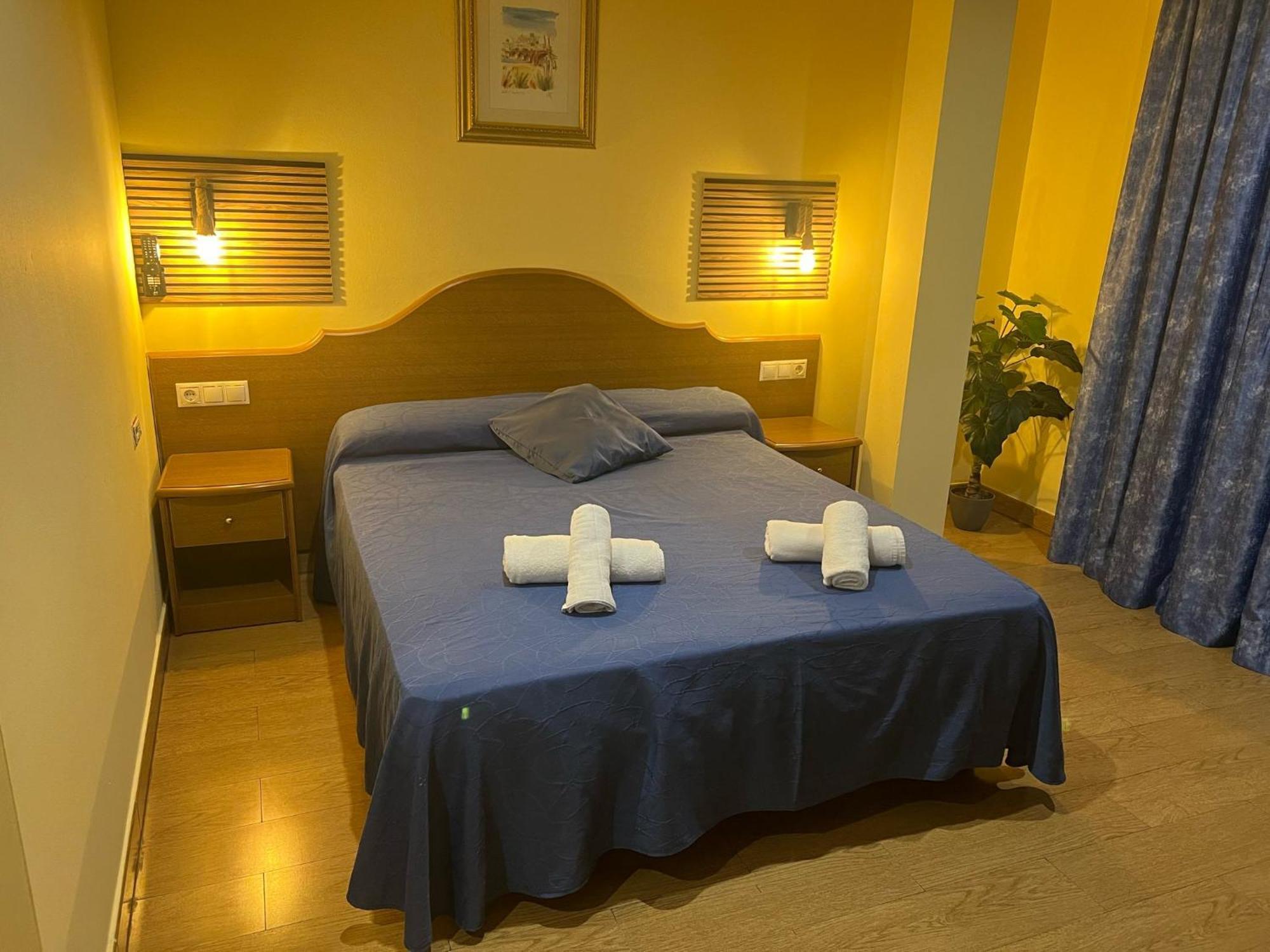 Hotel Portofino By Insidehome Empuriabrava Esterno foto