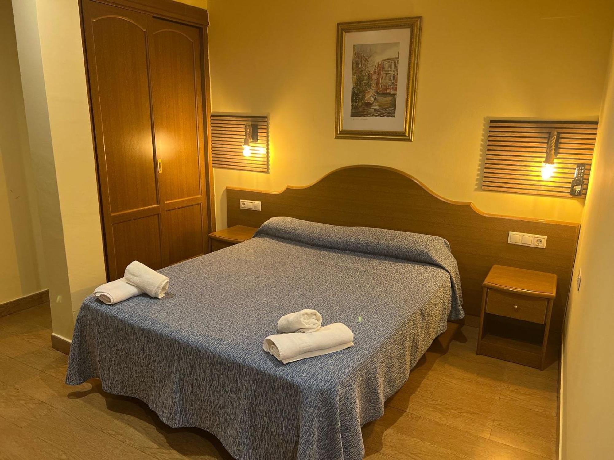 Hotel Portofino By Insidehome Empuriabrava Esterno foto