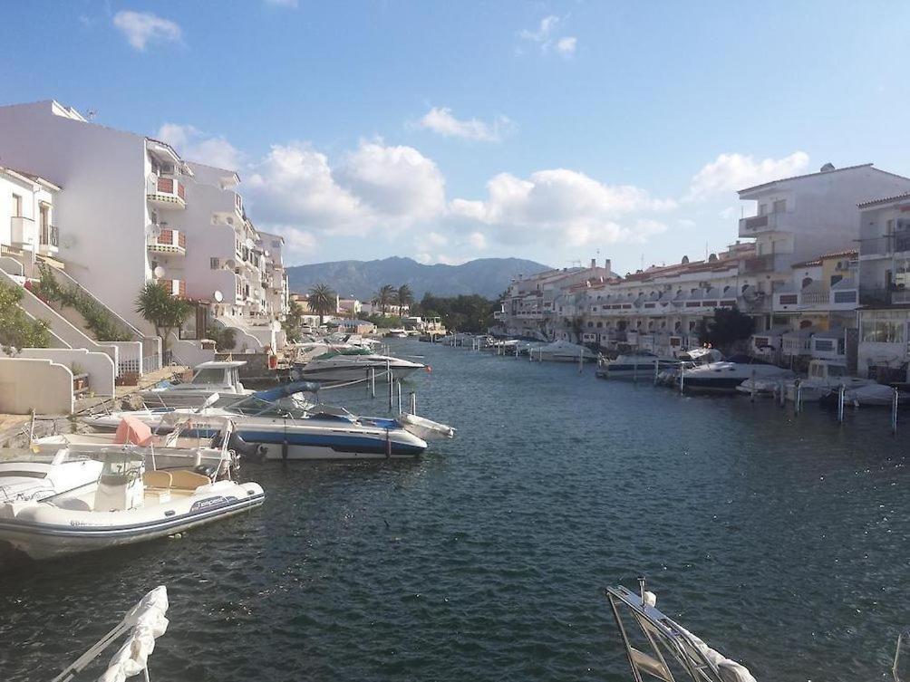 Hotel Portofino By Insidehome Empuriabrava Esterno foto