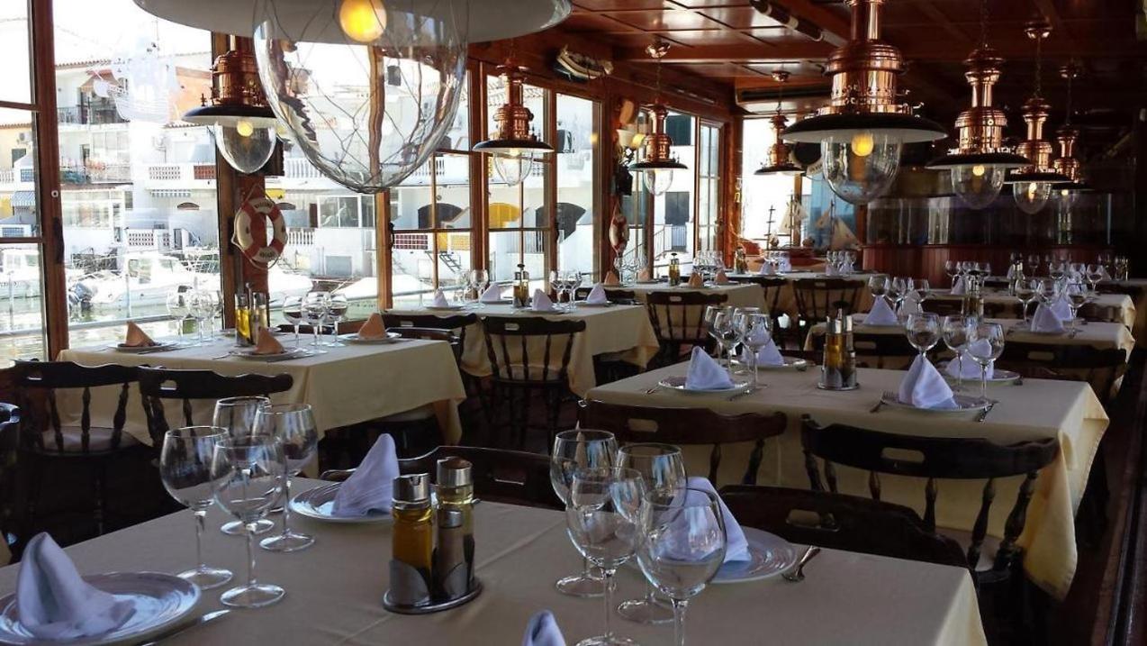 Hotel Portofino By Insidehome Empuriabrava Esterno foto