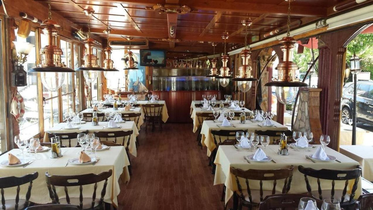 Hotel Portofino By Insidehome Empuriabrava Esterno foto